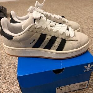 Adidas Women’s Campus Sneakers - Light Grey and Black